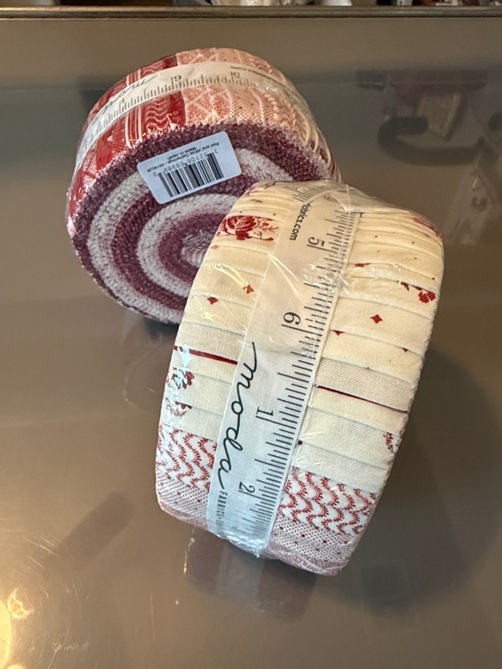 (2) primitive gatherings red and white gatherings jelly rolls
